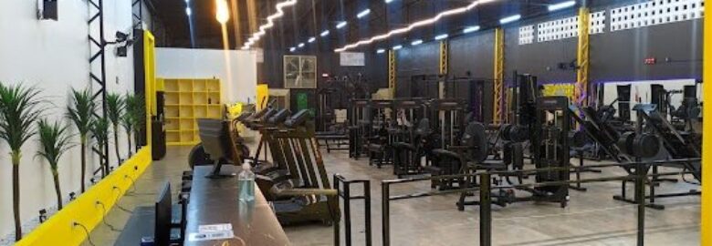 220 Fit Academia